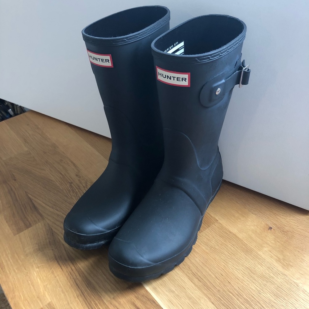 Hunter Short Rainboots - size 8